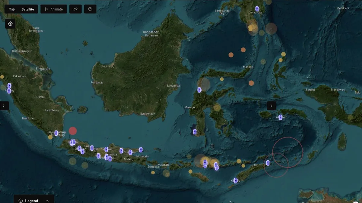 Peta gempa langsung GeoShake yang diperbesar ke Indonesia, menampilkan episenter gempa terbaru dan stasiun sensor