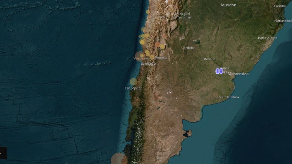 Mapa sísmico en vivo de GeoShake centrado en Chile, con epicentros recientes y estaciones de la comunidad